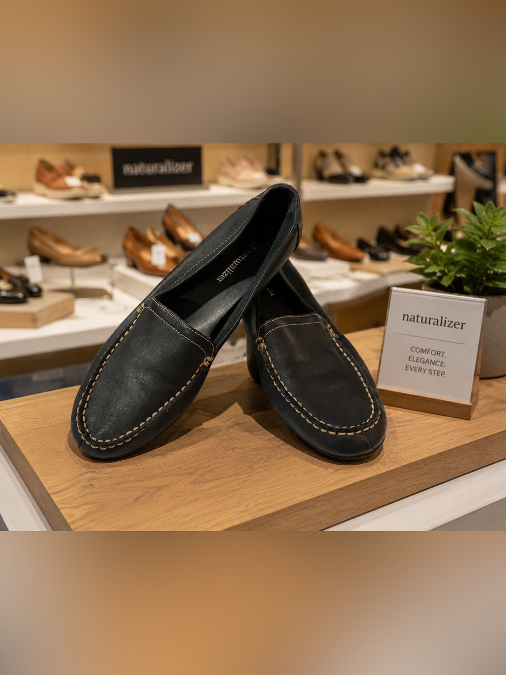 Naturalizer Eliza Moccasins in Indigo Navy Leather Size 8